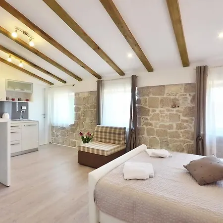 Apartment Silver *