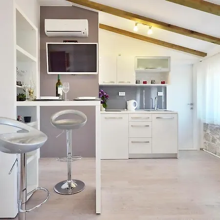 Apartment Silver *