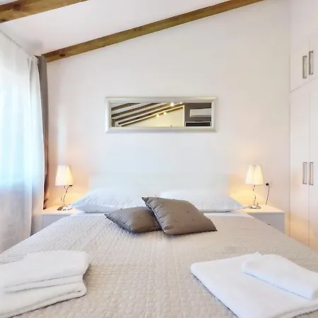Apartment Silver *